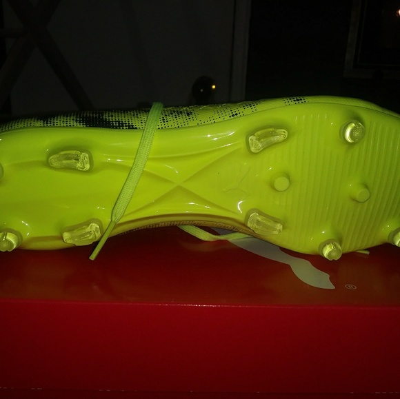 PUMA Men's Feature 18.3 FG/AG Soccer Shoe - Picture 3 of 6